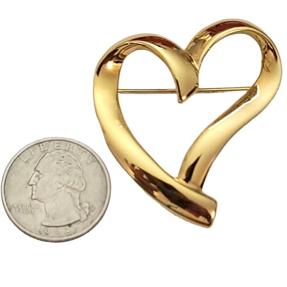 Trifari TM Gold Tone Open Heart Brooch, Signed E986 - Picture 8 of 11